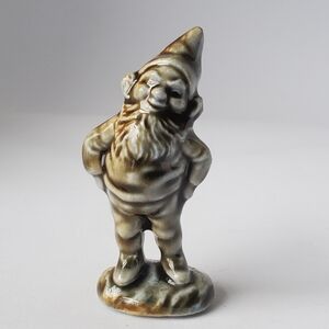 Vintage Lucky Leprechaun Wade England Green Brown Grey Figurine